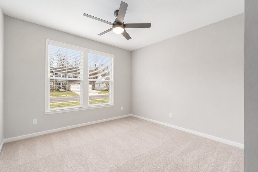 Building Photo - 807 Littleton Dr