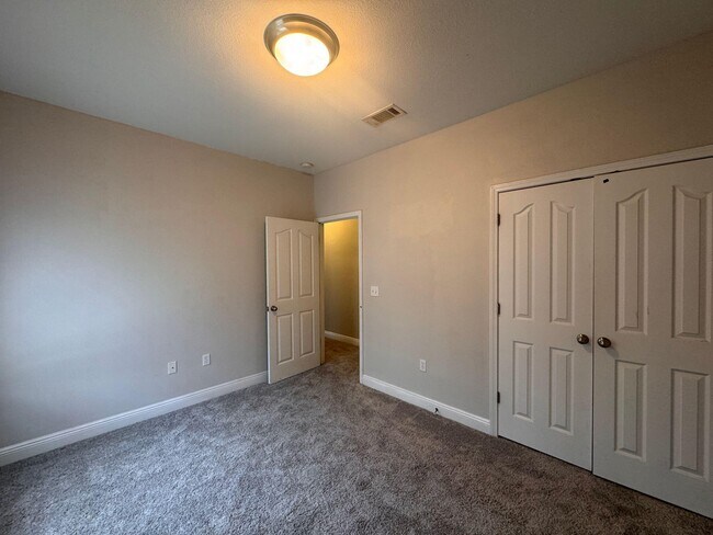 Building Photo - 744 Lime Ln
