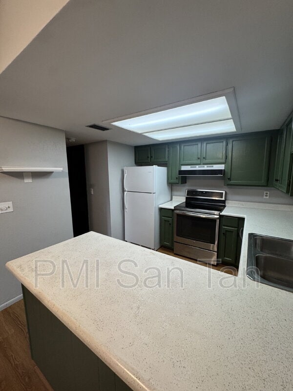 Building Photo - 834 E Fountain St