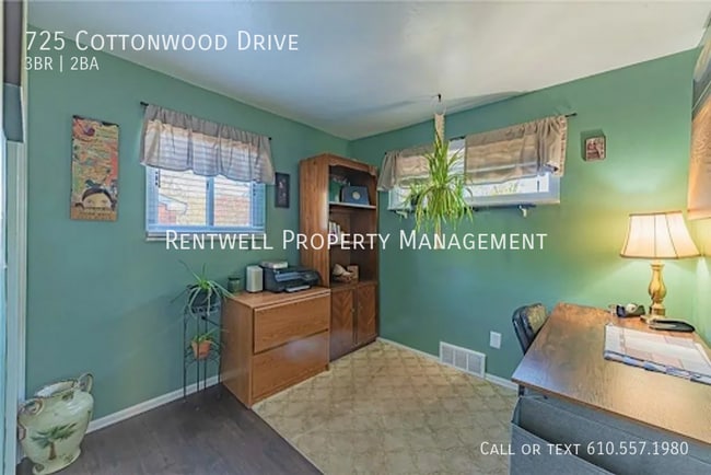 Building Photo - 725 Cottonwood Dr
