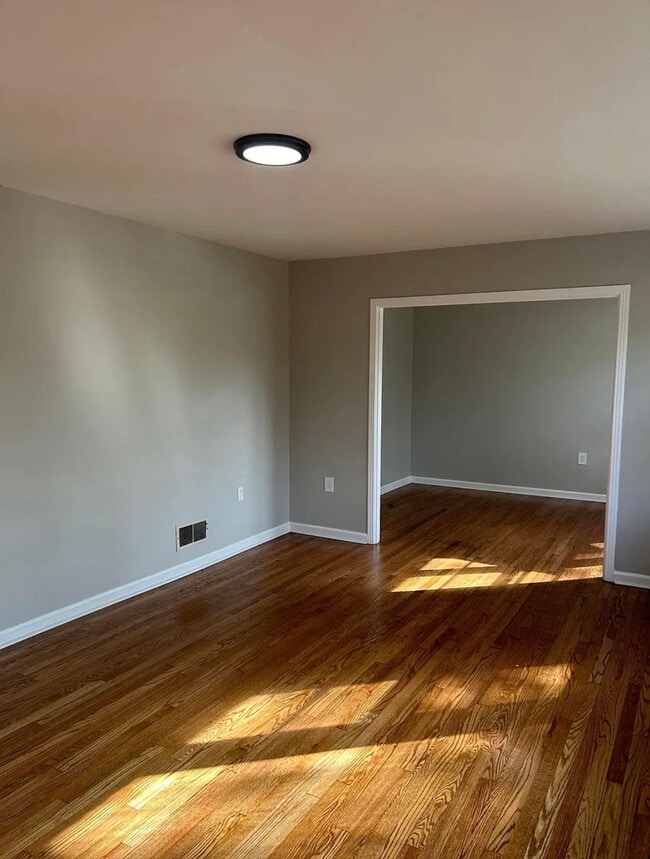 Building Photo - 540 Camellia Rd