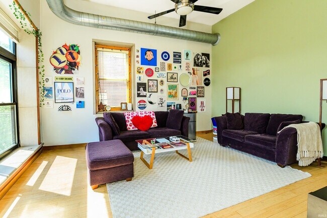 Building Photo - 213 N Walnut St