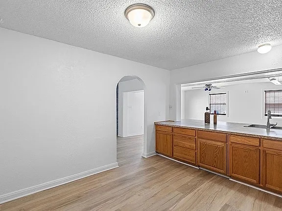 Building Photo - 204 Pebblebrook St