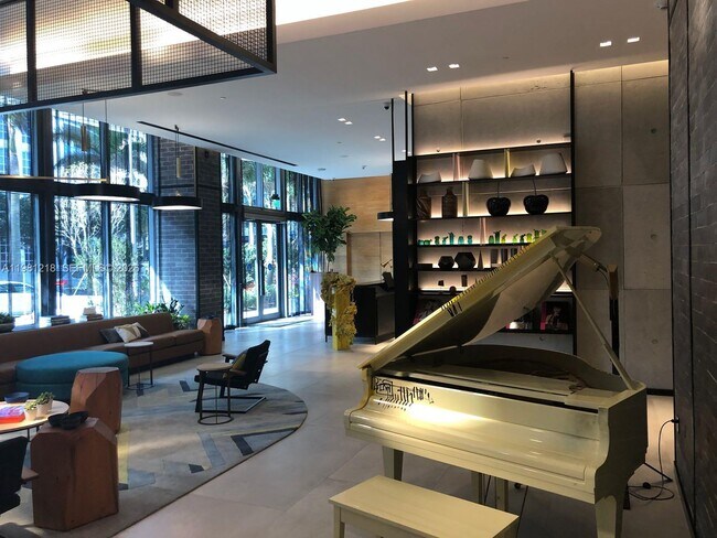 Building Photo - 3401 NE 1st Ave