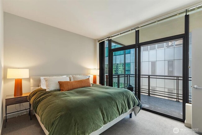 Building Photo - 1000 1st Ave