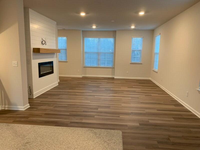 Building Photo - 12031Remarque Hill Rd