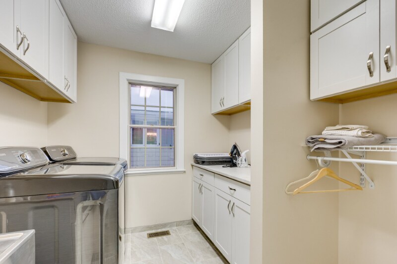 Building Photo - 9504 Sheffield Rd