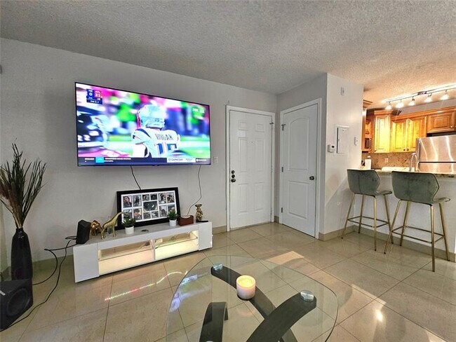 Building Photo - 701 Lyons Rd