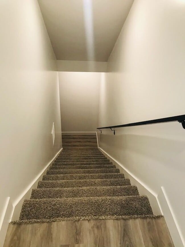 Building Photo - Beautiful new construction townhouse with quartz countertops and 2 car garage