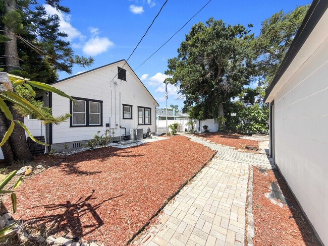Building Photo - Recently Updated 3/2 with Pool and 2 Car Garage