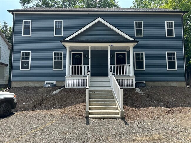 Building Photo - 2-4 Dale Ct