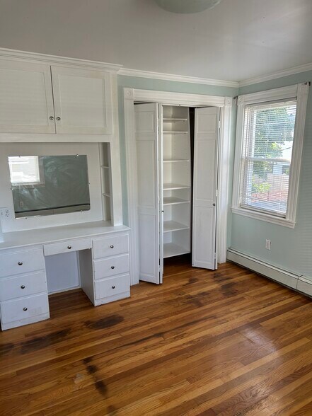 Building Photo - 11 Lincoln Rd