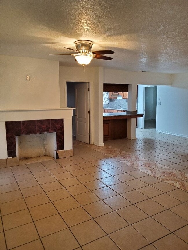 Building Photo - Home For Rent