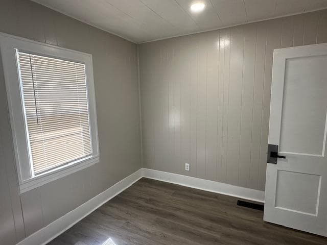 Building Photo - 18214 Oak St