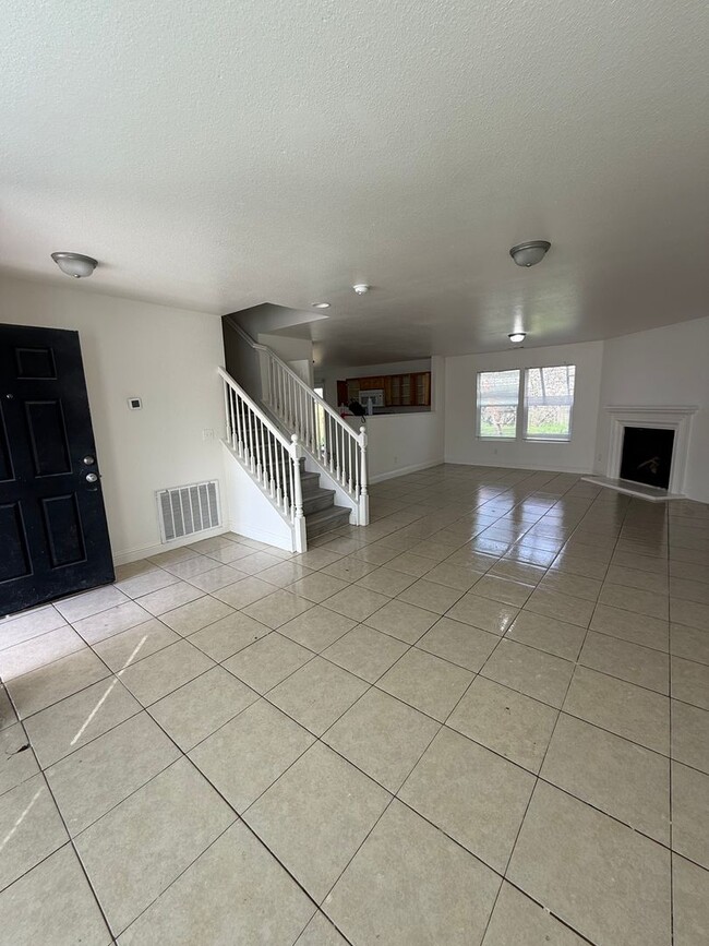 Building Photo - 144 Citadel Ct