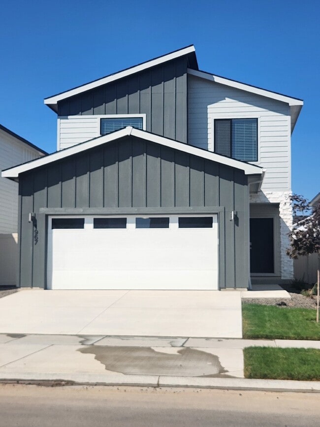 Primary Photo - 1967 S Saltbrush Wy