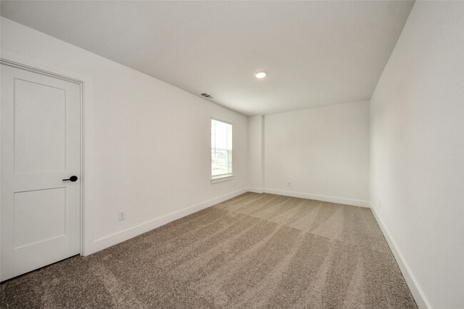 Building Photo - 8046 Kay Hbr Dr