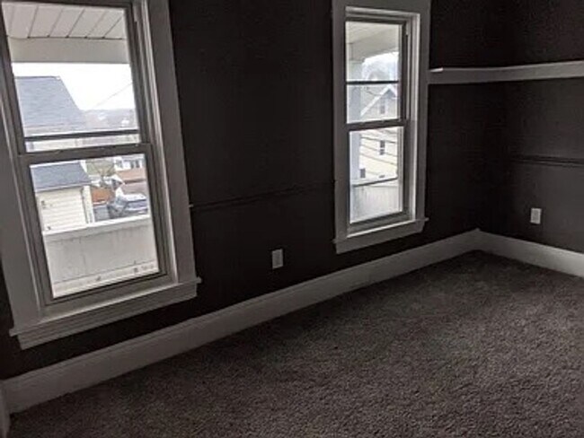 Building Photo - 407 Fourth Street