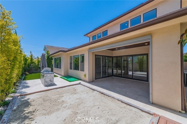 Building Photo - 60 Ray