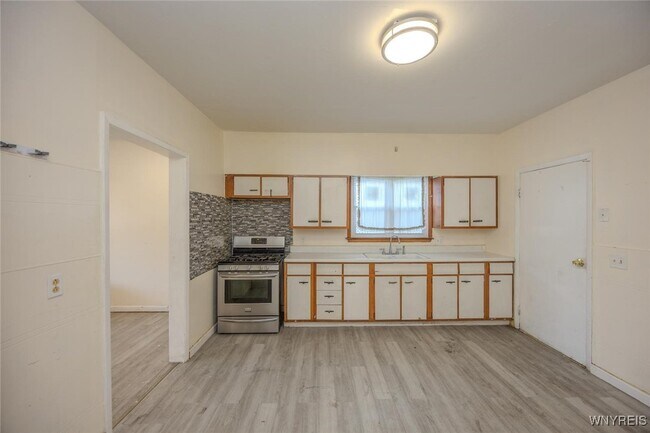 Building Photo - 62 Sweet Ave