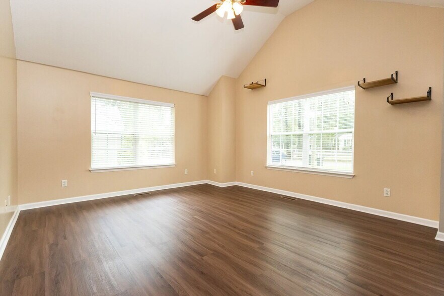 Building Photo - 4705 Montview Dr