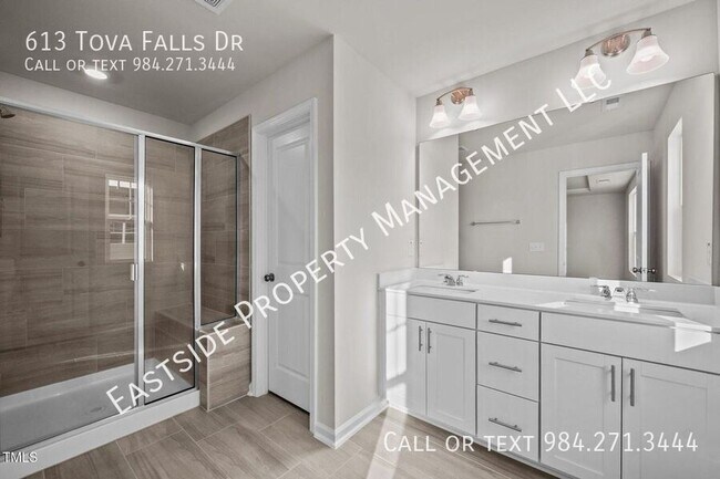 Building Photo - 613 Tova Fls Dr