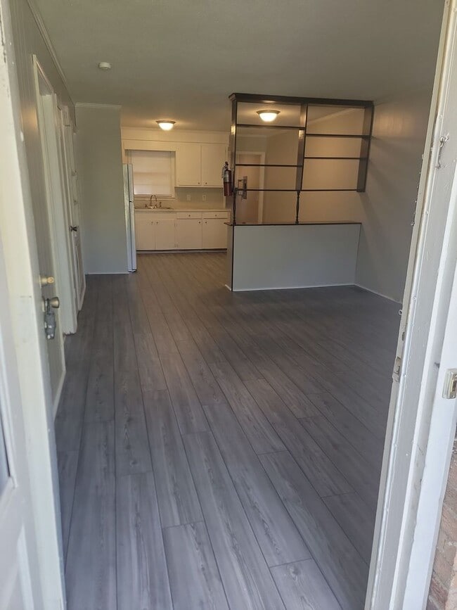 Building Photo - 324 Walden Ave