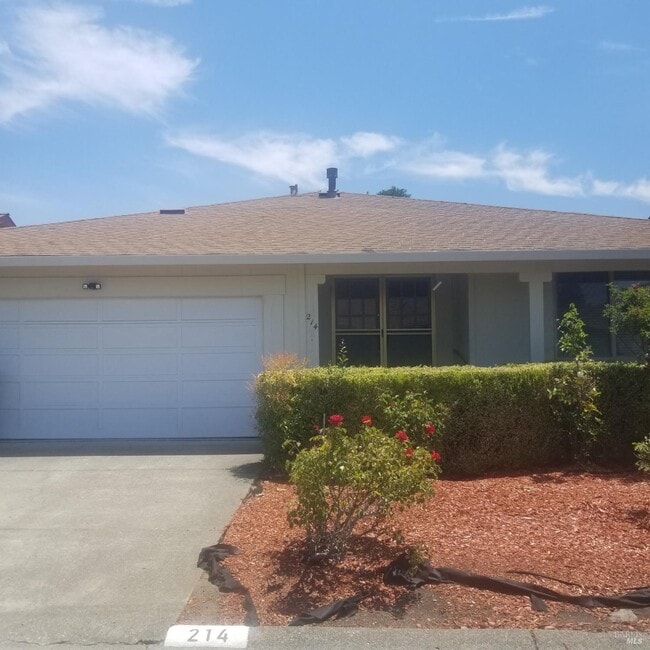 Building Photo - 214 Cottonwood Cir