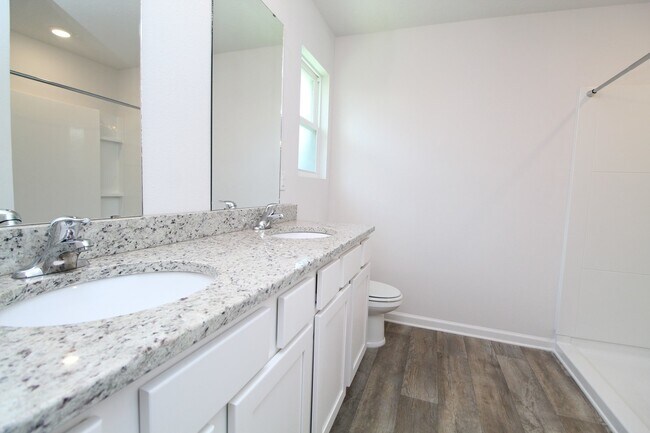 Building Photo - Lakeshore Preserve 3BR Home with Garage – ...