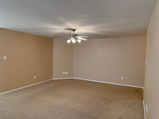 Building Photo - 9928 Southgate Dr