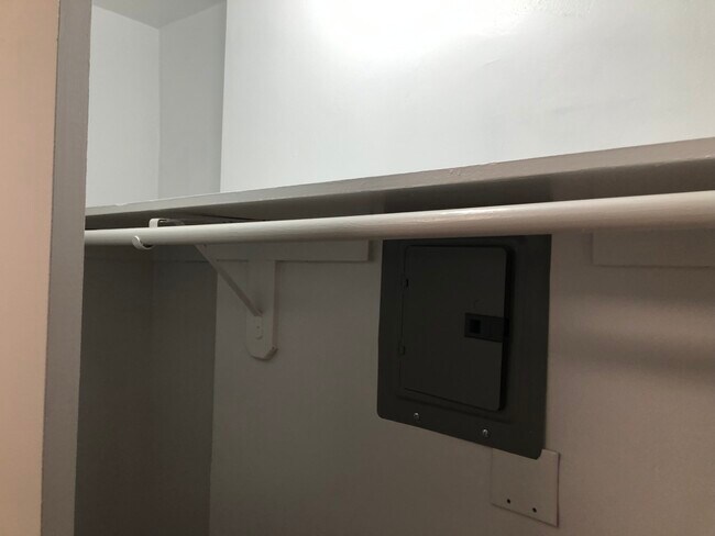 Building Photo - 147 Main St