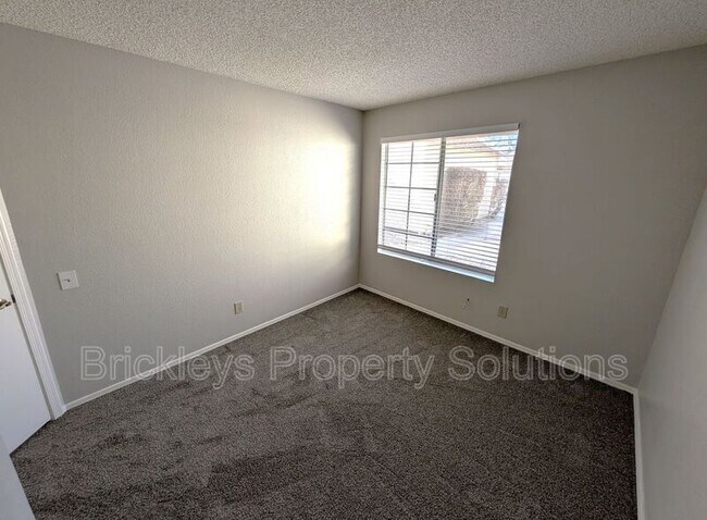 Building Photo - 5135 W Boston Way S