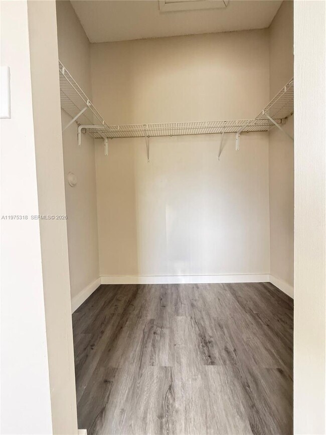 Building Photo - 978 NE 42nd Pl