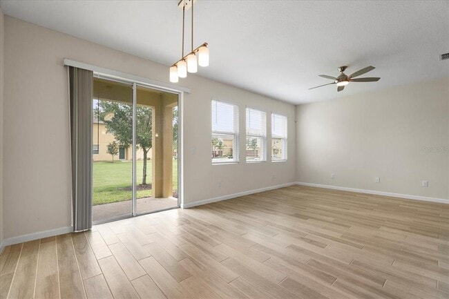 Building Photo - 9819 Red Eagle Dr