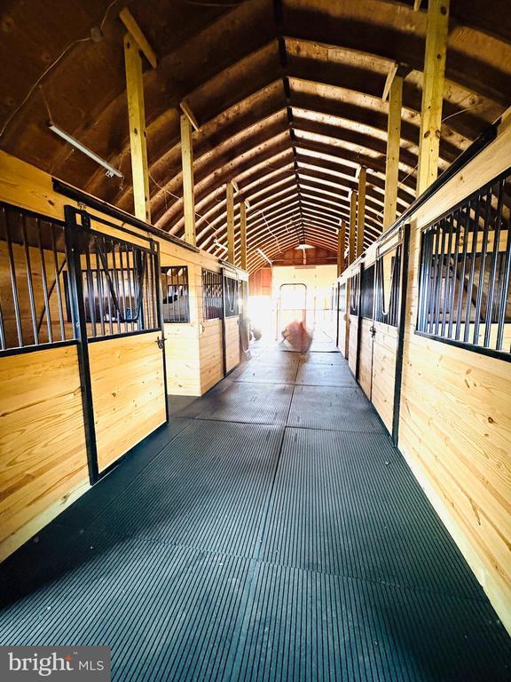 Building Photo - 3679 Pickertown Rd