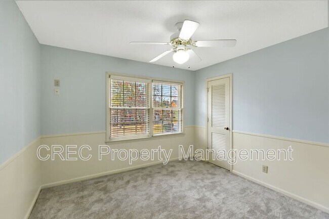 Building Photo - 321 Shaftesbury Ln