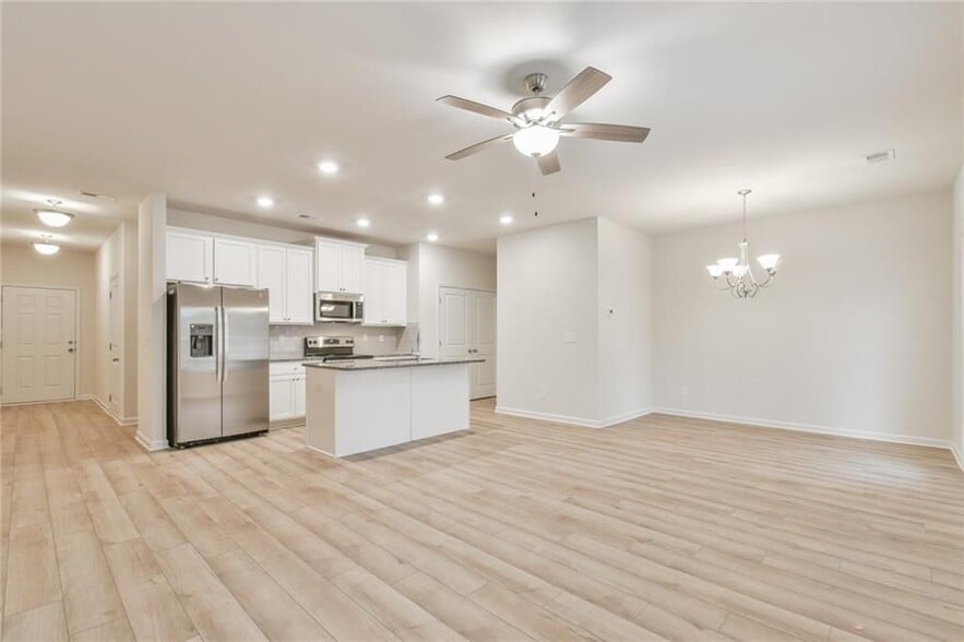 Building Photo - 4541 Bishops Ln