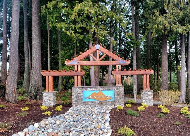 Building Photo - Spacious, Modern and Immaculate 4 bedroom, Convenient Location in Poulsbo