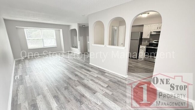 Building Photo - Beautiful 3 Bedroom 2 Bathroom Home in Blu...