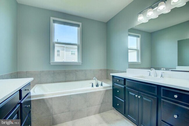 Building Photo - 42262 Knotty Oak Terrace