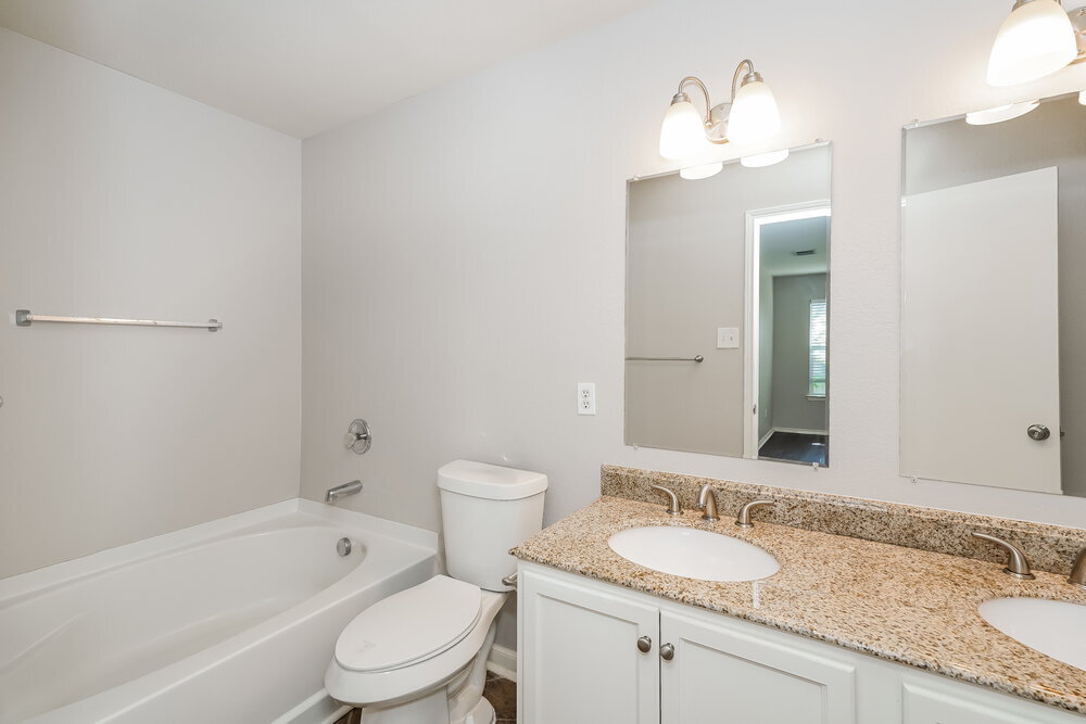 Building Photo - 1708 Diamond Lake Trail