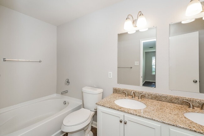 Building Photo - 1708 Diamond Lake Trail