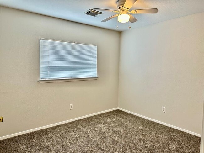 Building Photo - 3910 Mossy Pl Ln