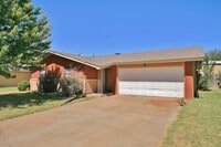 Building Photo - Newly Re-Modeled 3 Bedroom 2 Bath Home nea...