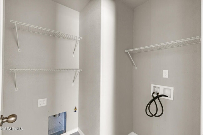 Building Photo - 159 Homedale Dr