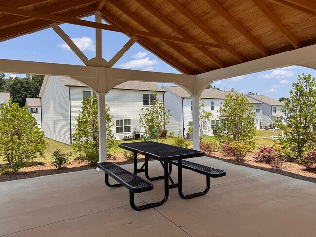 Building Photo - 3BR 2.5BA Townhome in High Point