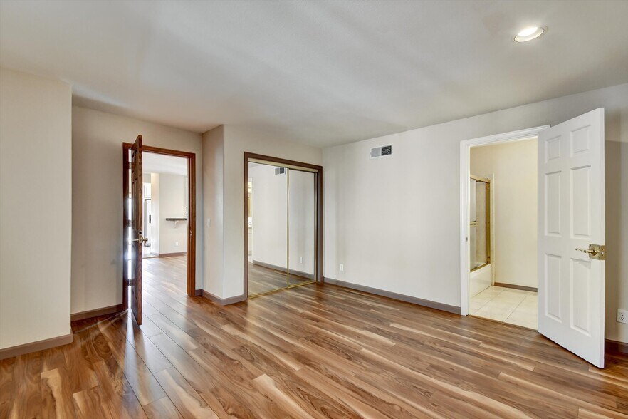 Building Photo - 616 Gravatt Dr