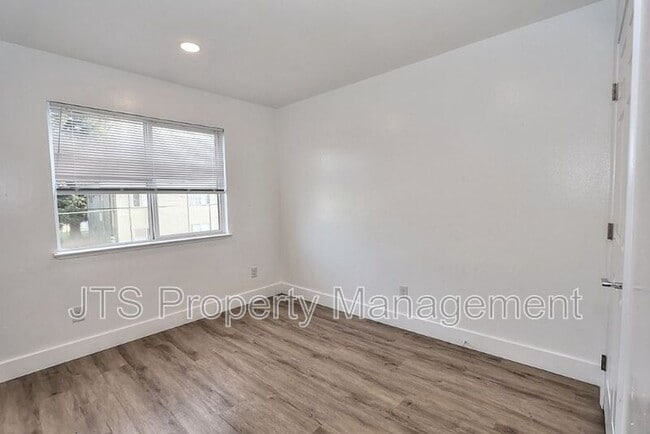 Building Photo - 10524 Croetto Way