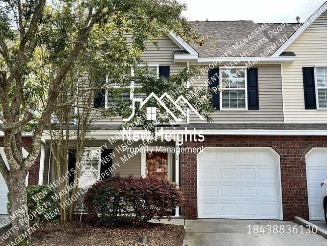 Primary Photo - Delightful Townhouse with Screened Porch!!