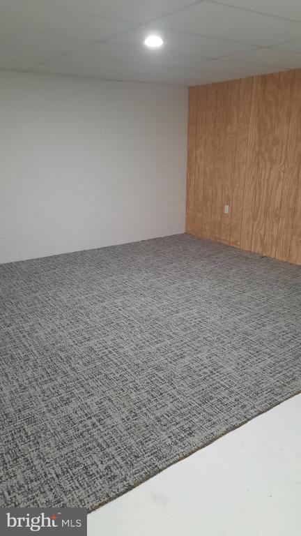 Building Photo - 702 Allenview Dr